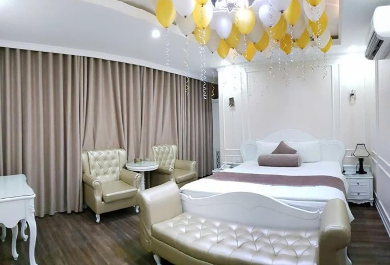 Khai Hung Hotel Binh Chanh Ho Şi Min Exterior foto